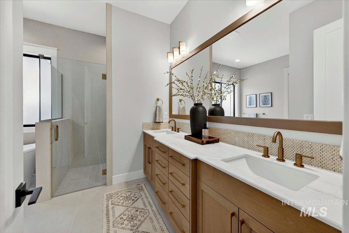 2330 N Annadale Ave Property Photo 21