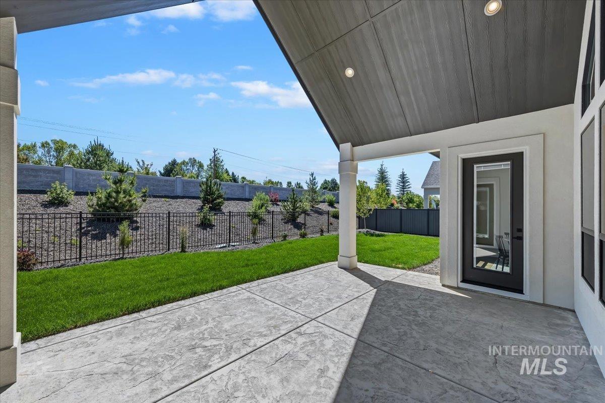 2330 N Annadale Ave Property Photo 35