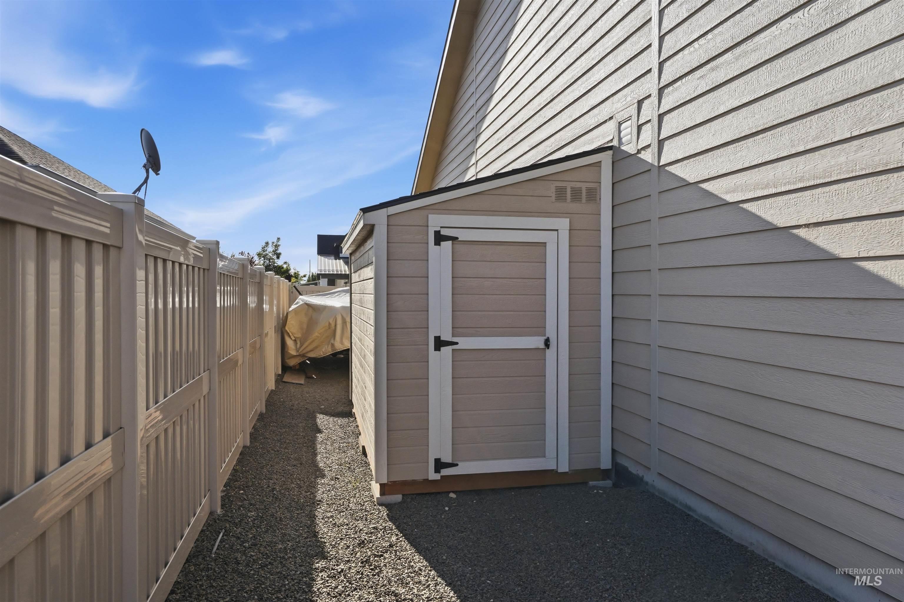 1669 Loch Ness Ave Property Photo 44