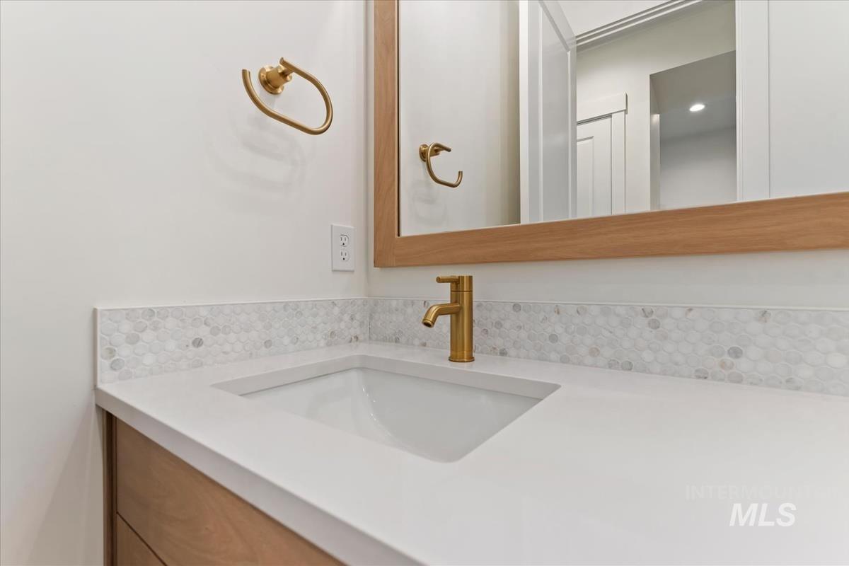 6405 W Carnock Dr. Property Photo 26