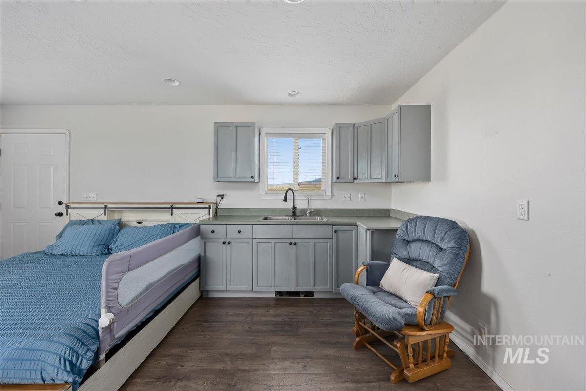 161 E 200 N Property Photo 12
