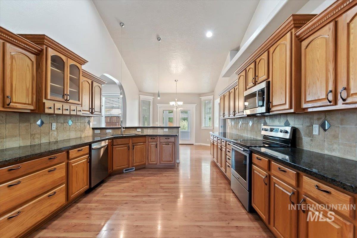 2164 Ne Onati Ave Property Photo 13