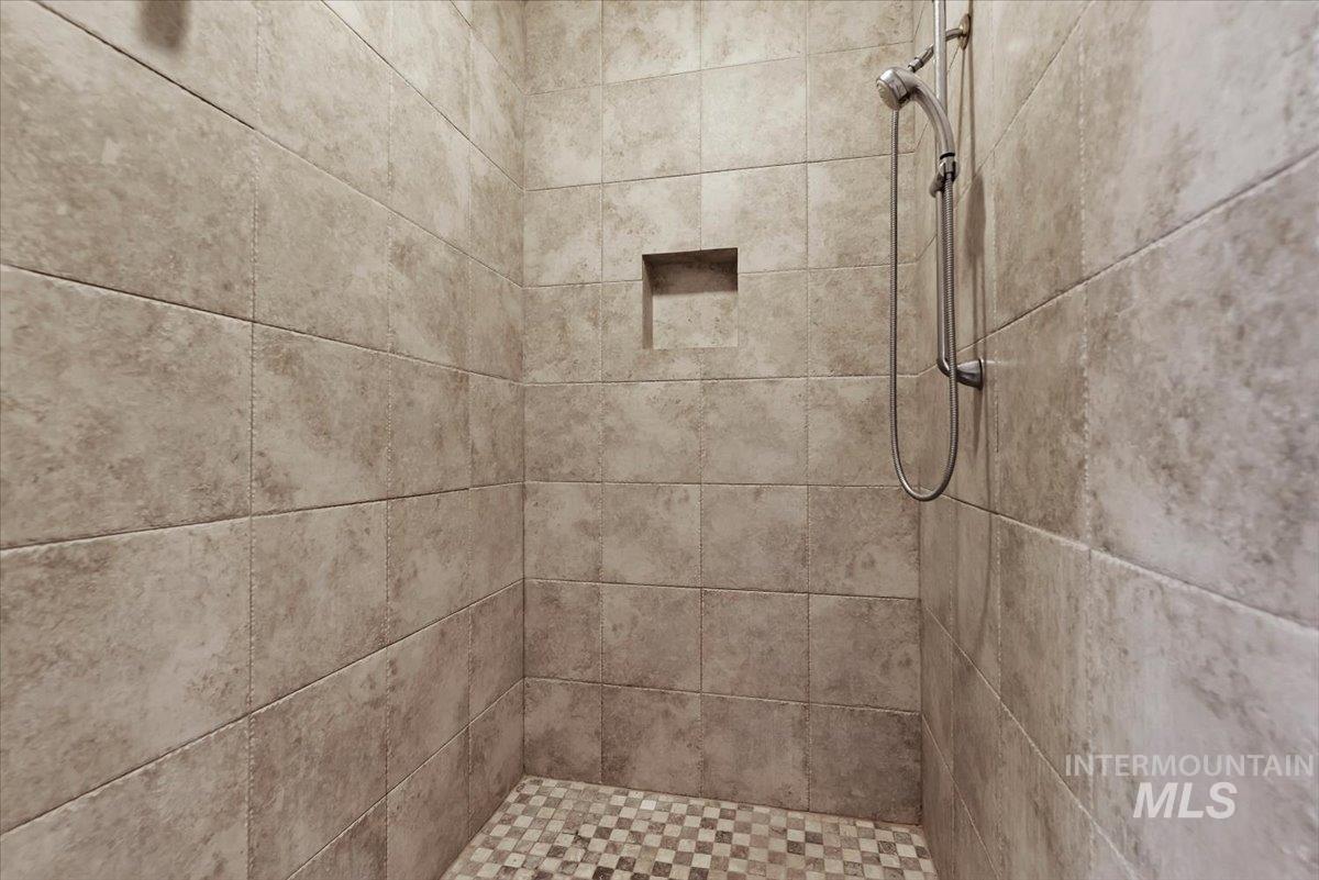 2164 Ne Onati Ave Property Photo 24