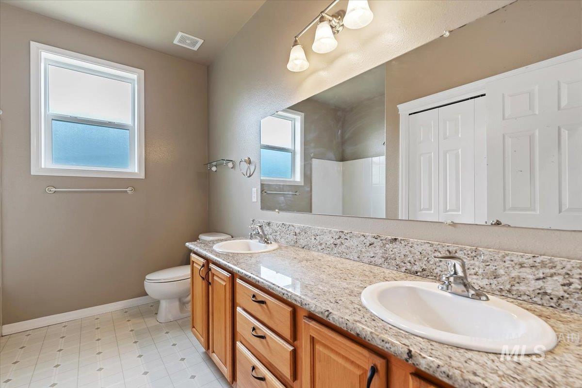 2164 Ne Onati Ave Property Photo 25