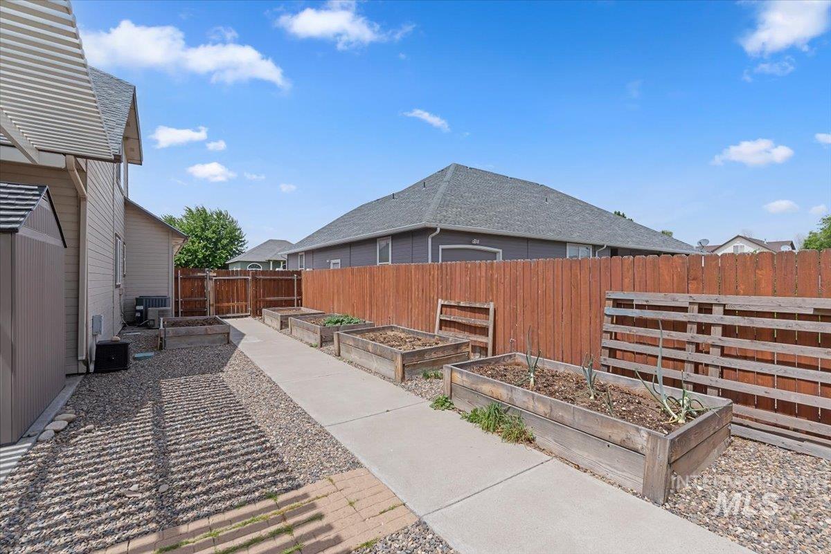 2164 Ne Onati Ave Property Photo 35