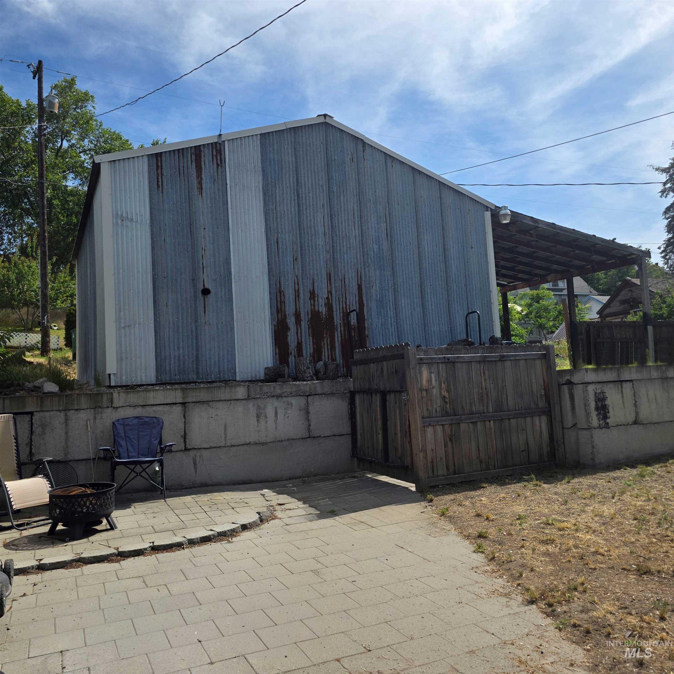 1622 7th Ave Property Photo 3