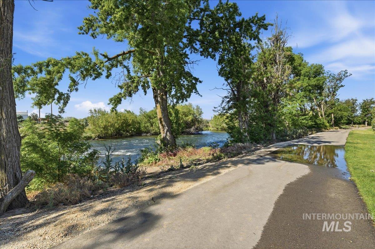 2098 E Wythe Creek St Property Photo 41