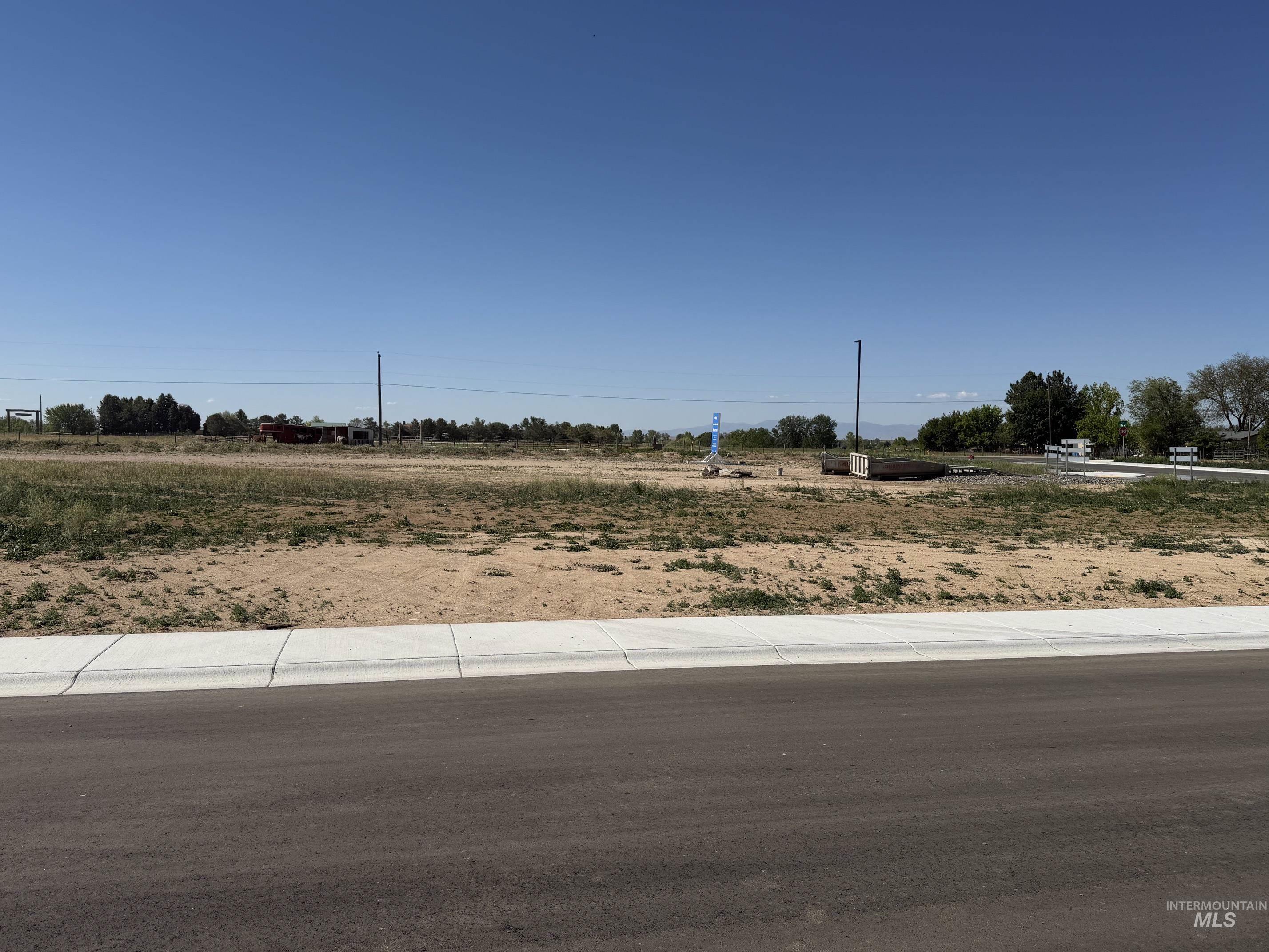3553 E Jared Street Property Photo 4