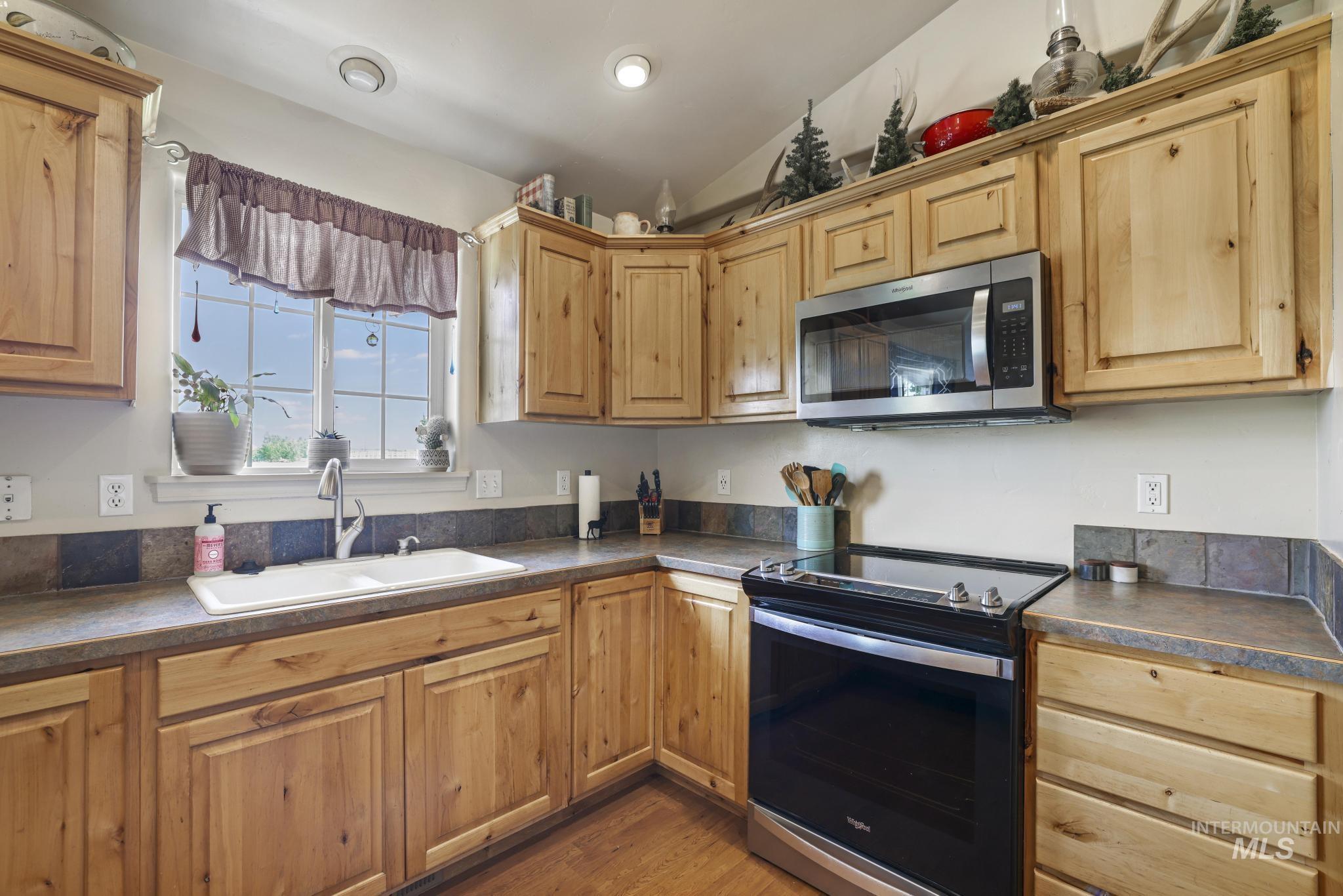 272 Primrose Way Property Photo 10