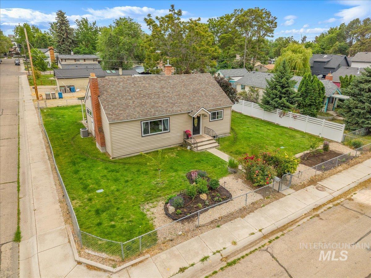 896 N 30th St Property Photo 43