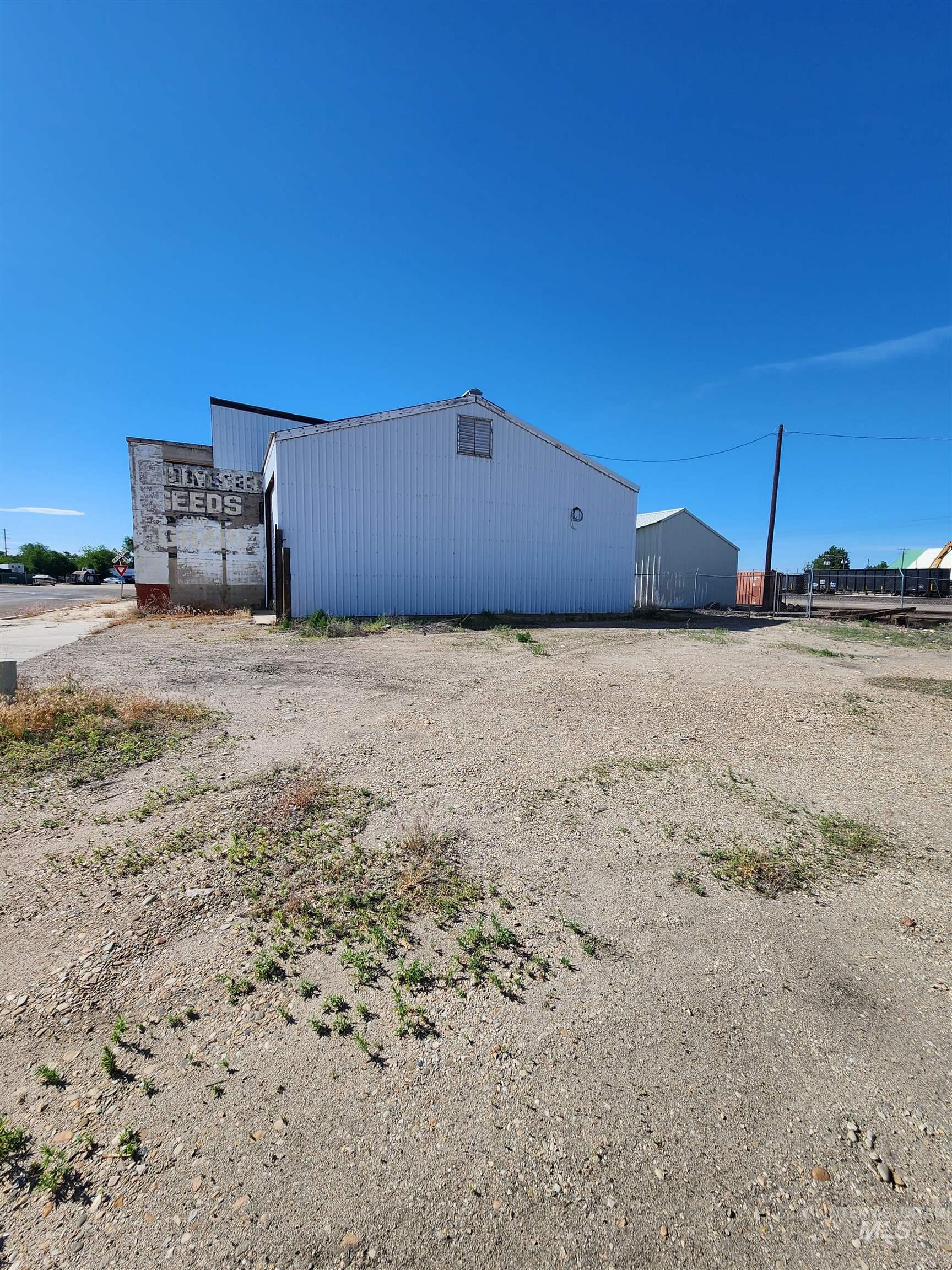 315 & 321 Main St Property Photo 6