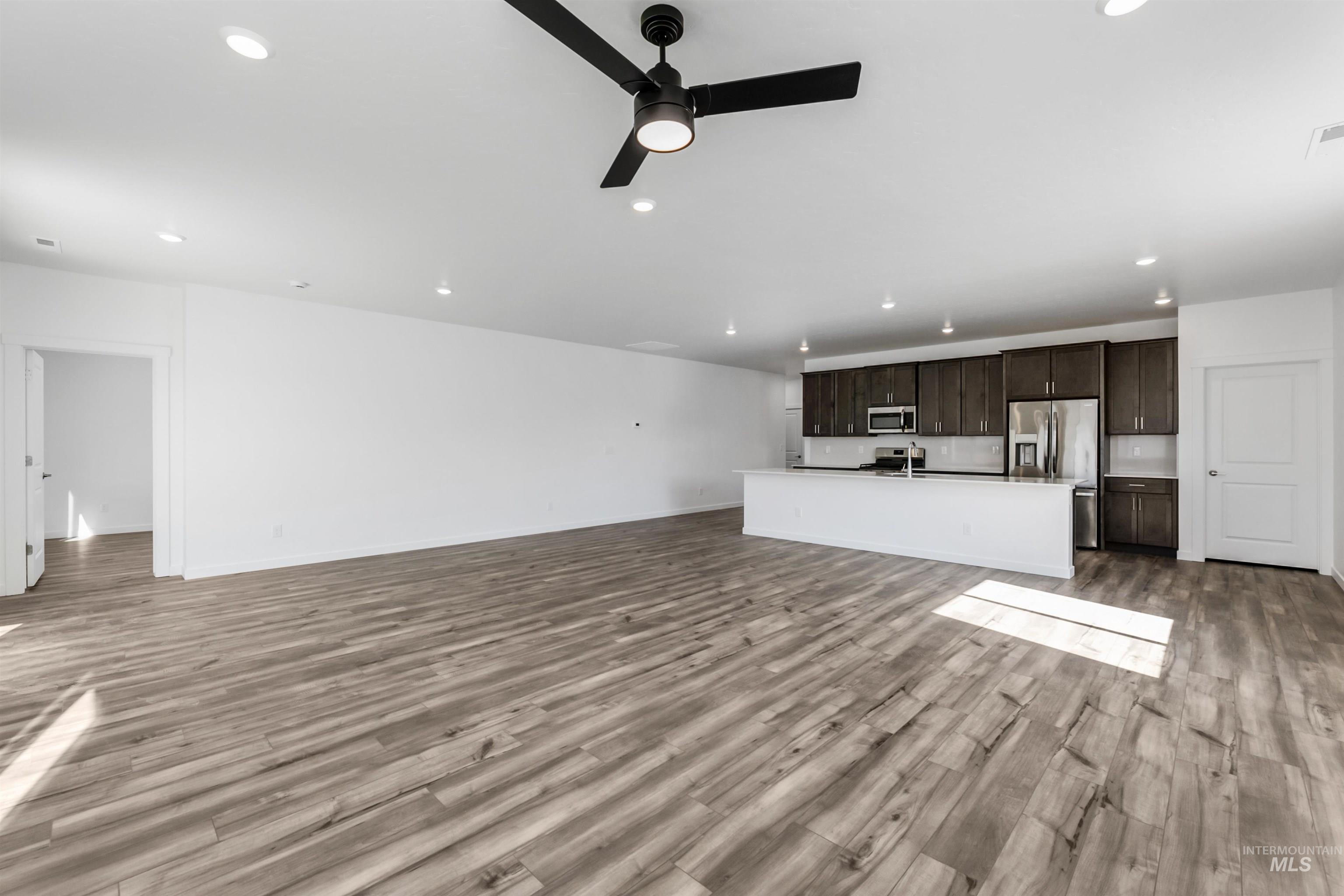 15227 Lenticular Ave Property Photo 11