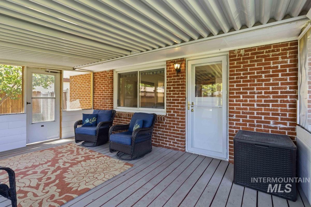 2724 S Meadowbrook Dr. Property Photo 28
