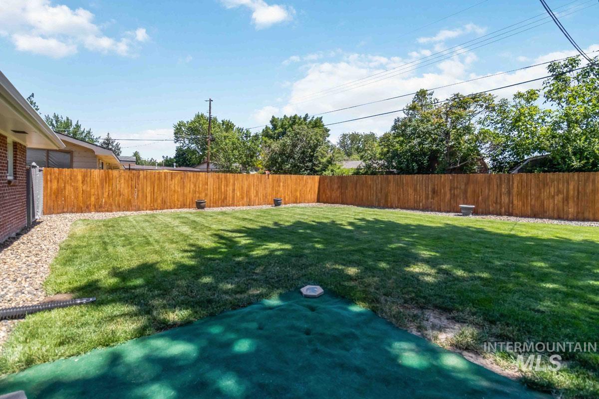 2724 S Meadowbrook Dr. Property Photo 29