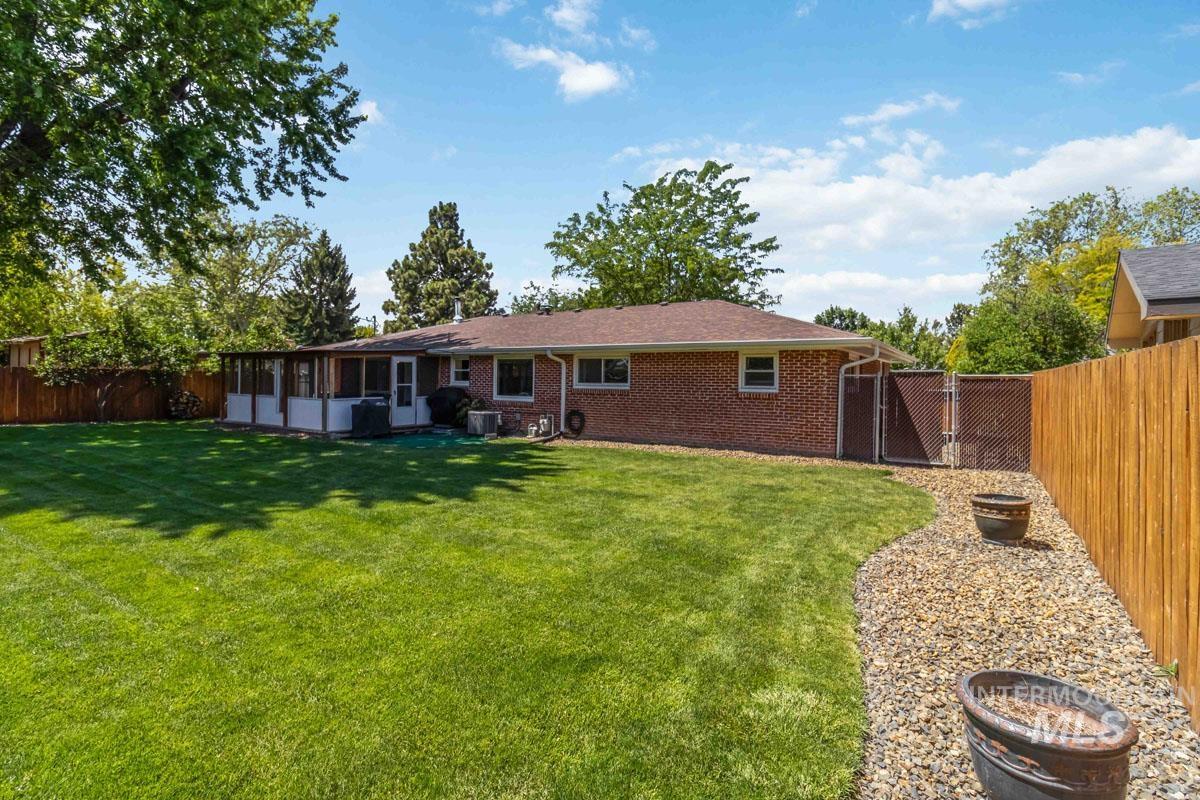 2724 S Meadowbrook Dr. Property Photo 32