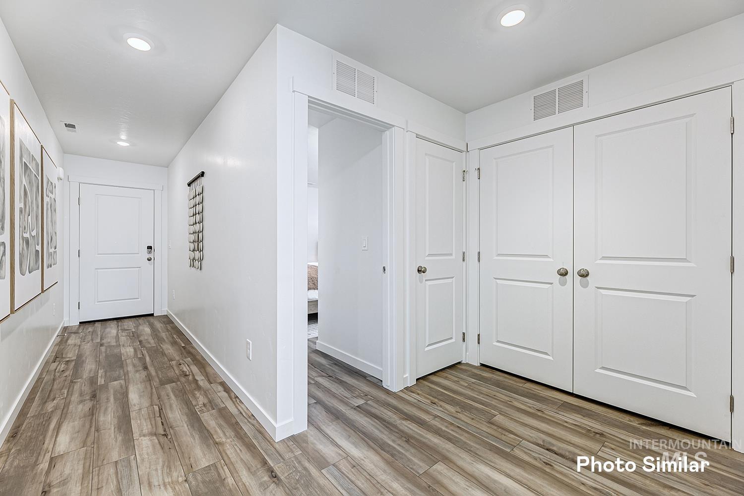 2563 W Bee Balm St Property Photo 3