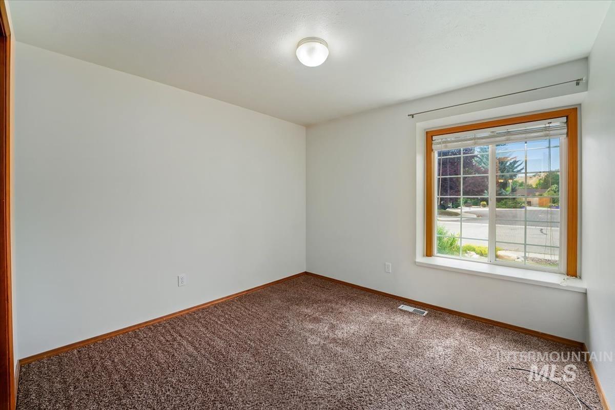 7867 W Powell St Property Photo 16