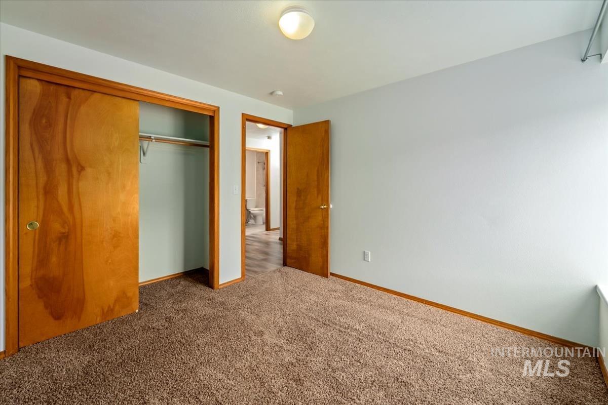 7867 W Powell St Property Photo 19
