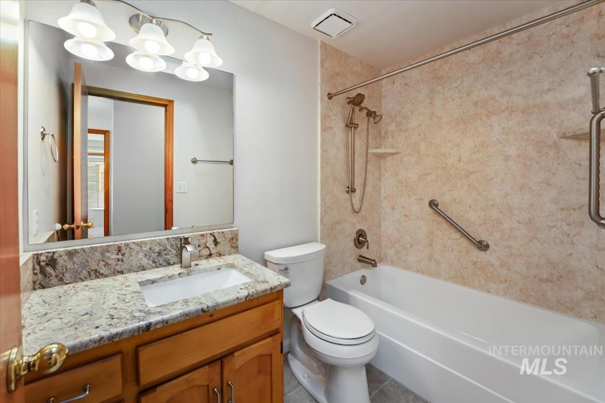 7867 W Powell St Property Photo 20