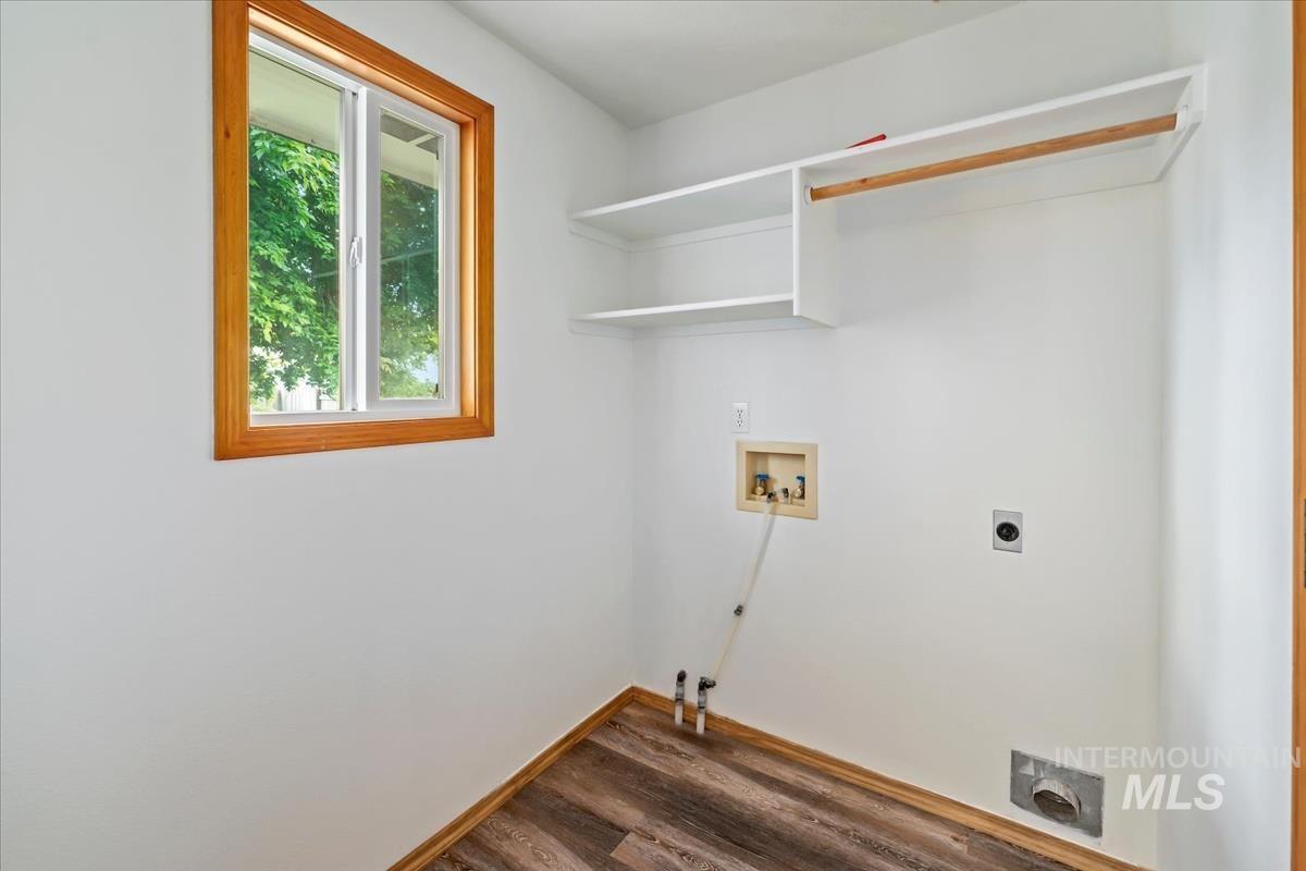 7867 W Powell St Property Photo 21