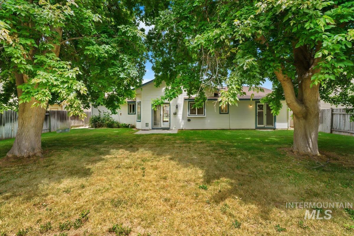 7867 W Powell St Property Photo 22
