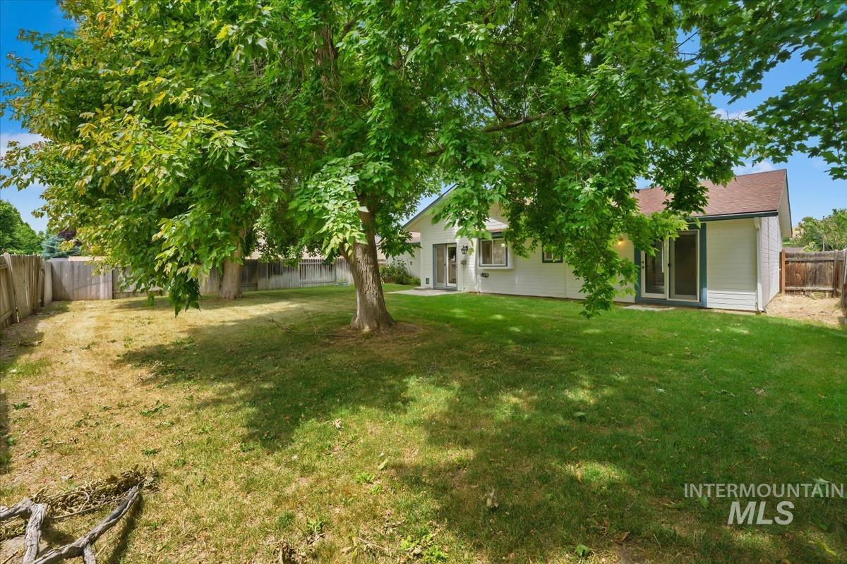 7867 W Powell St Property Photo 23