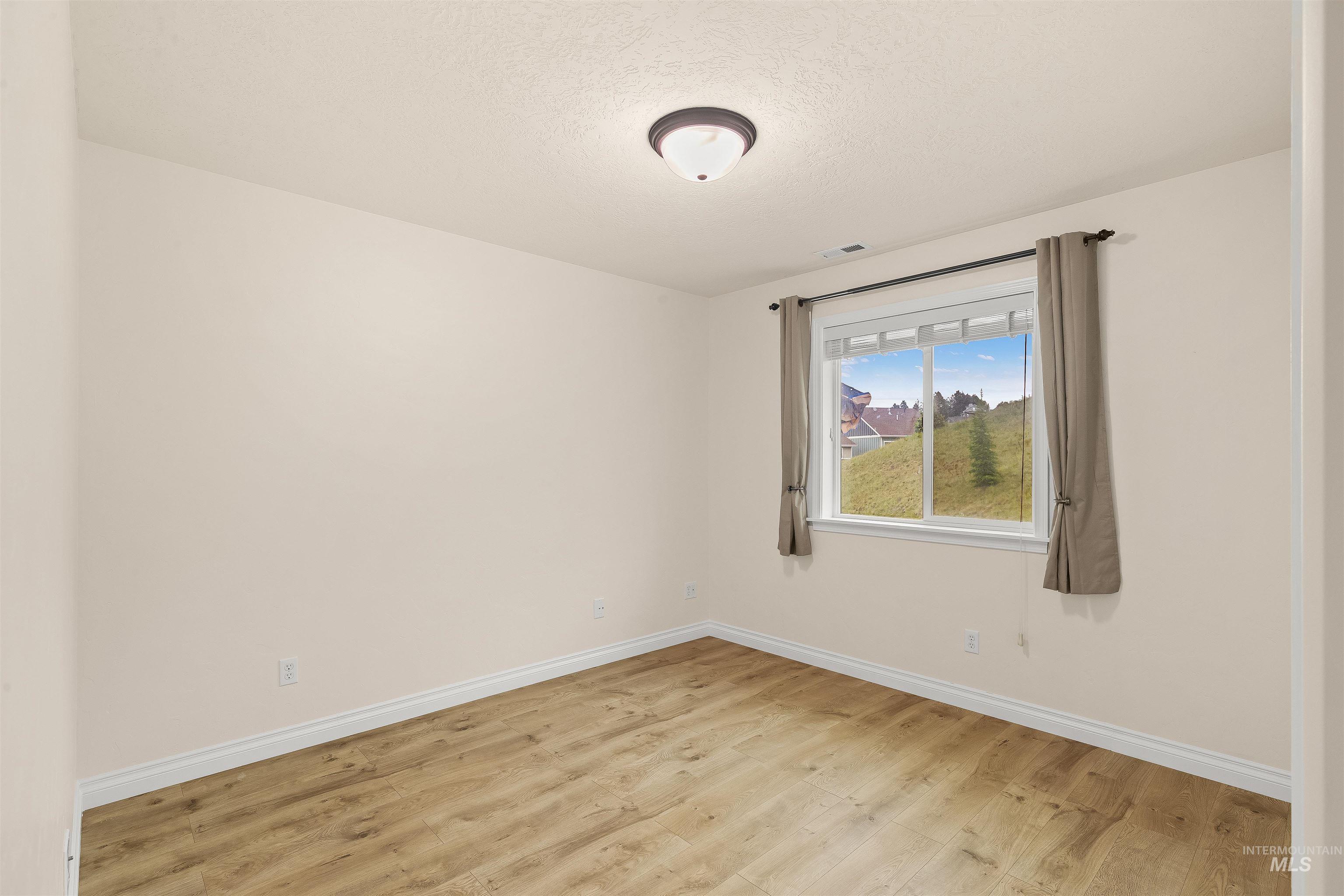 2421 White Ave Property Photo 25