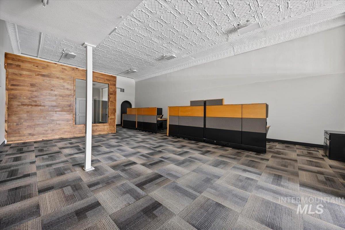 1232 Overland Property Photo 5
