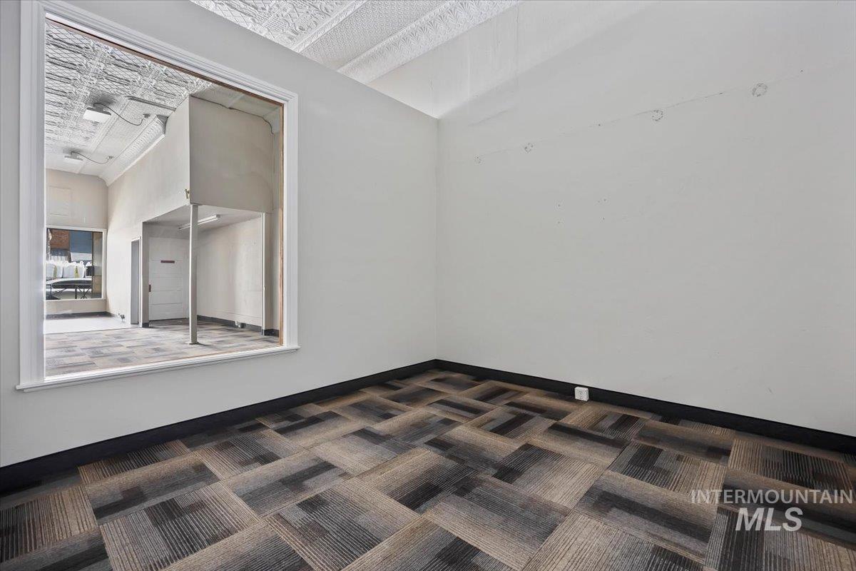 1232 Overland Property Photo 9