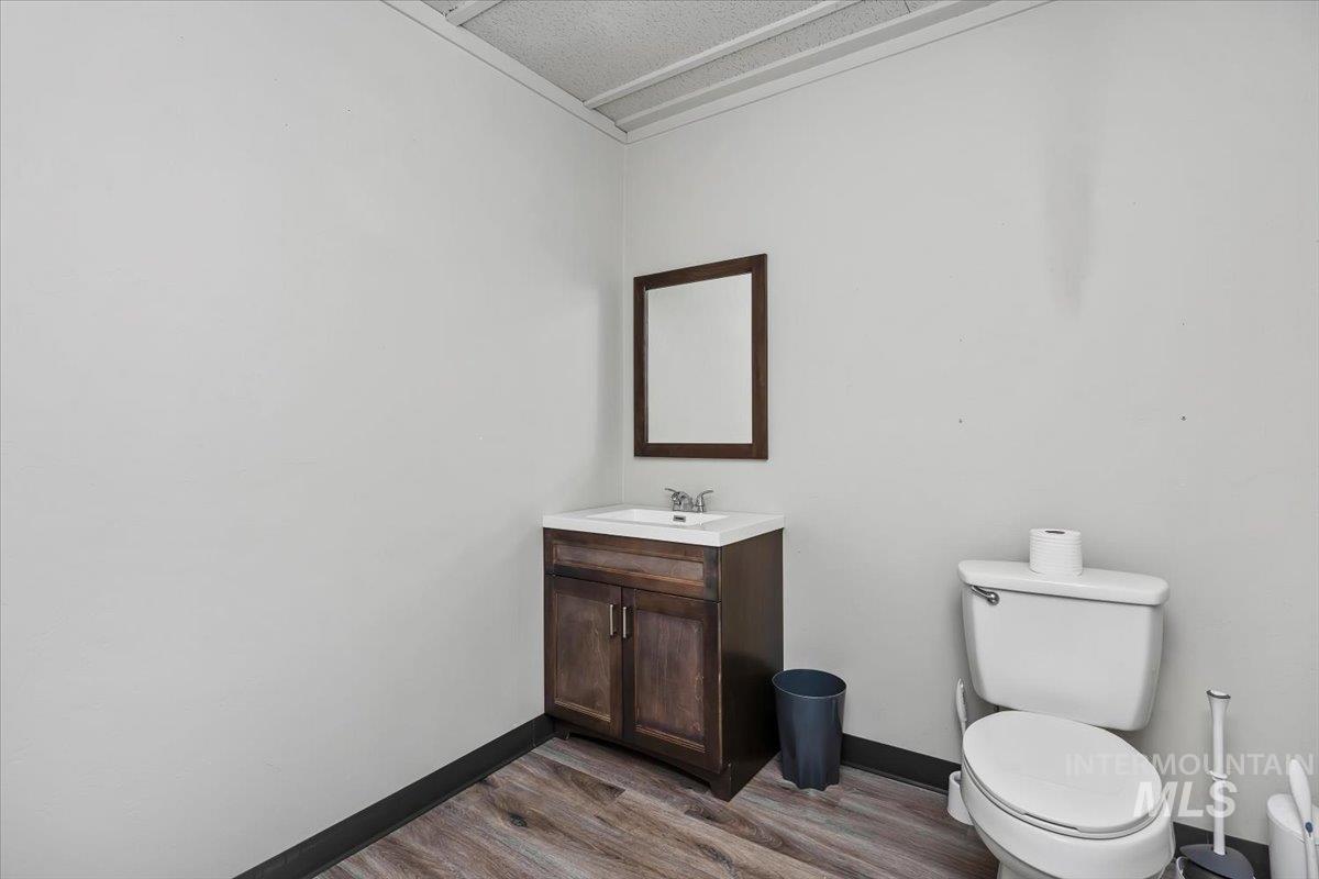 1232 Overland Property Photo 10