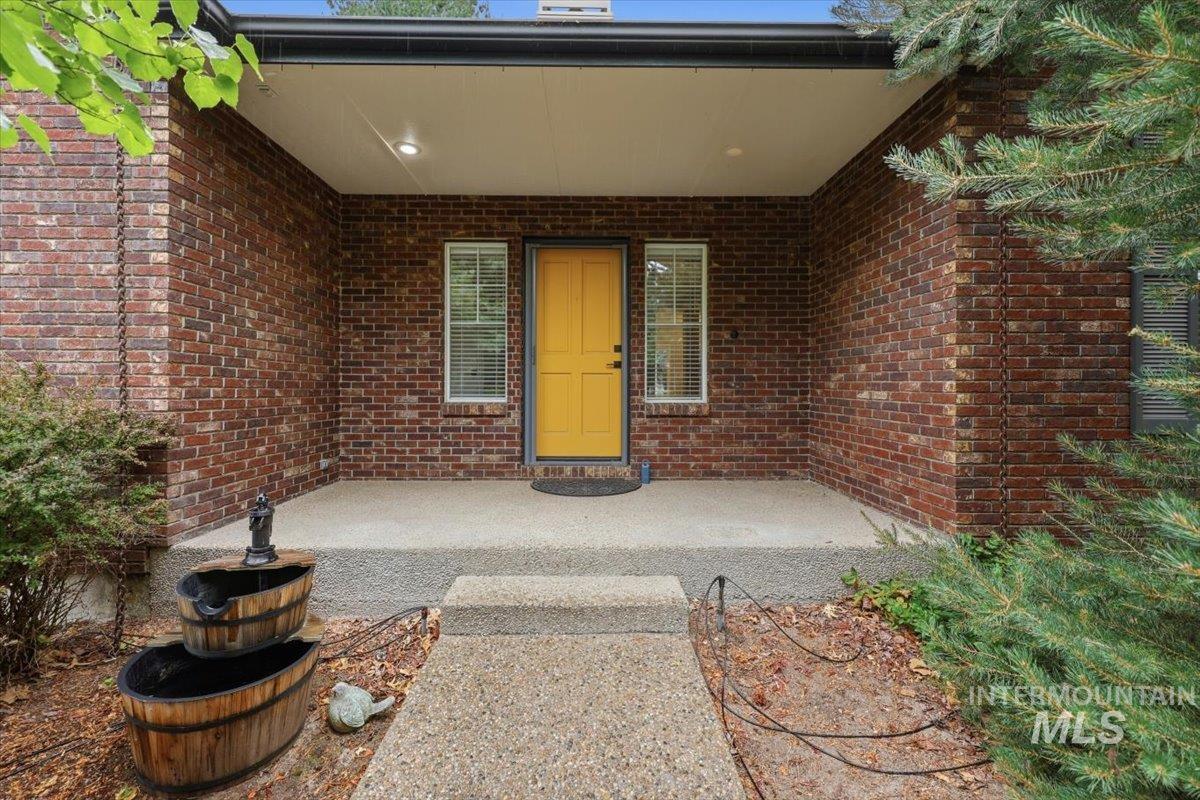 1331 S Watermark Ave. Property Photo 3