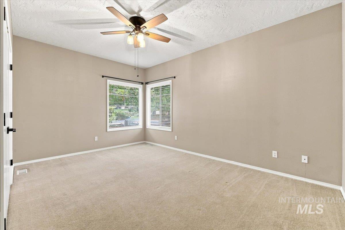1331 S Watermark Ave. Property Photo 17