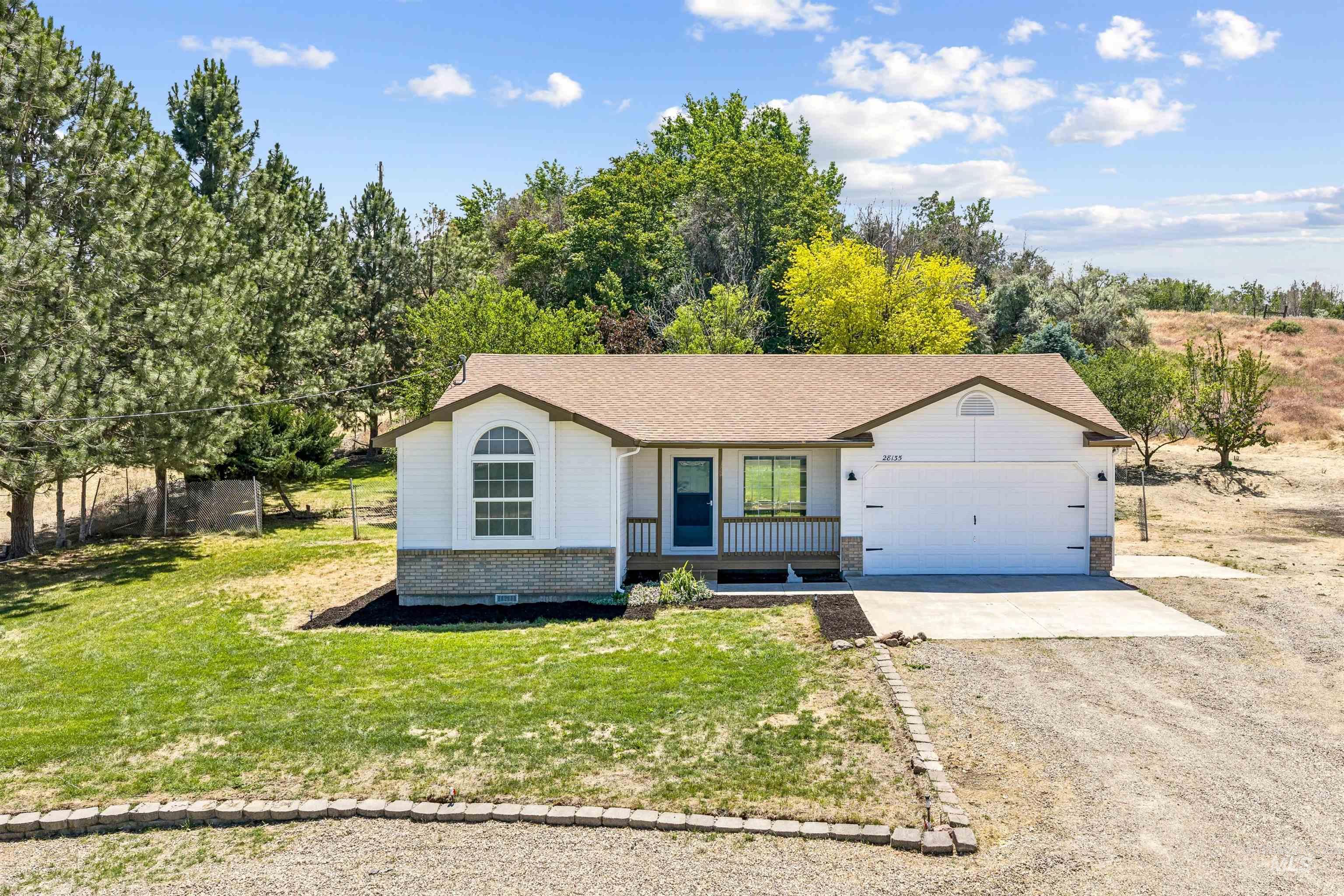 28135 Canal Road Property Photo 2