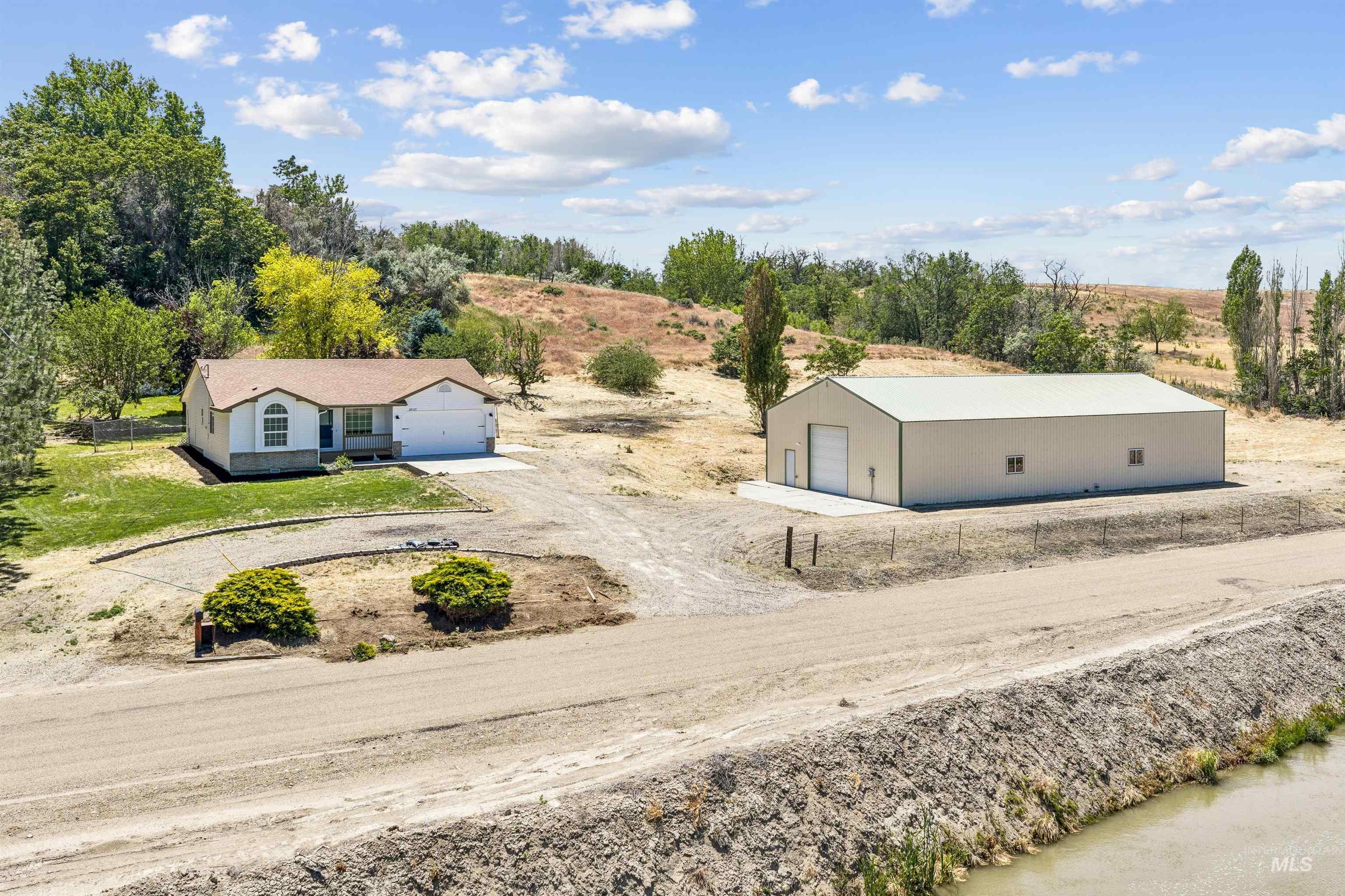 28135 Canal Road Property Photo 3
