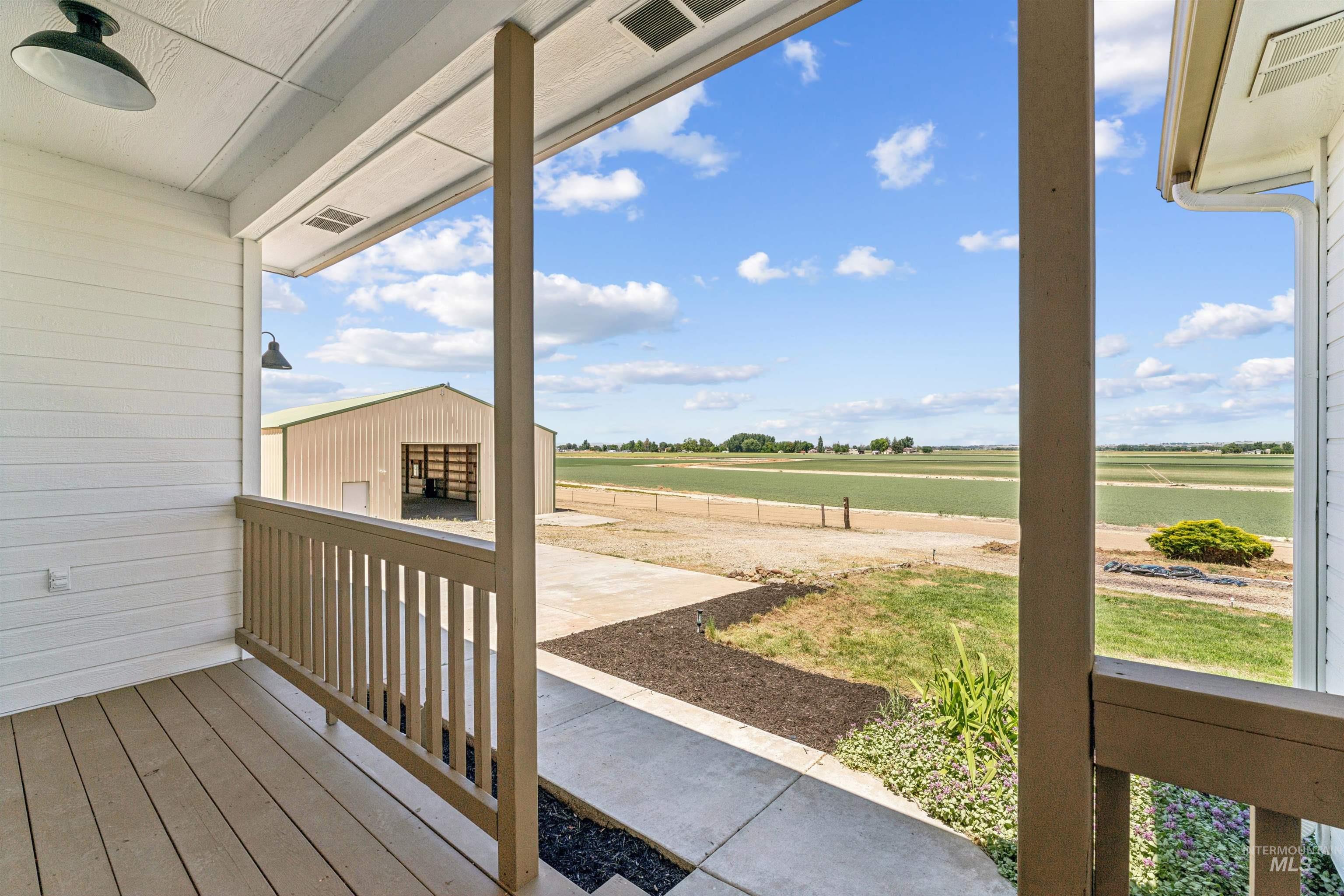 28135 Canal Road Property Photo 5