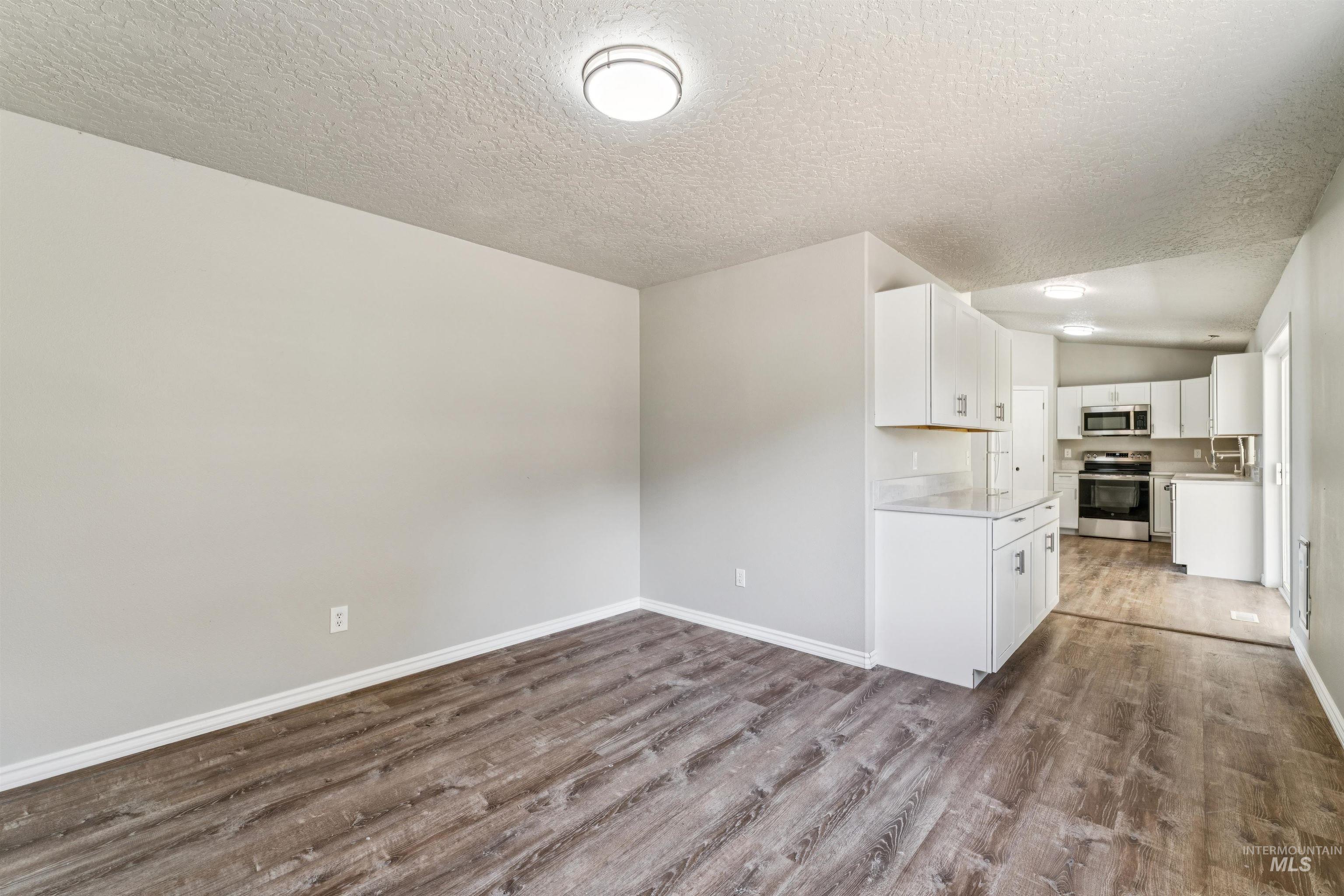 28135 Canal Road Property Photo 21