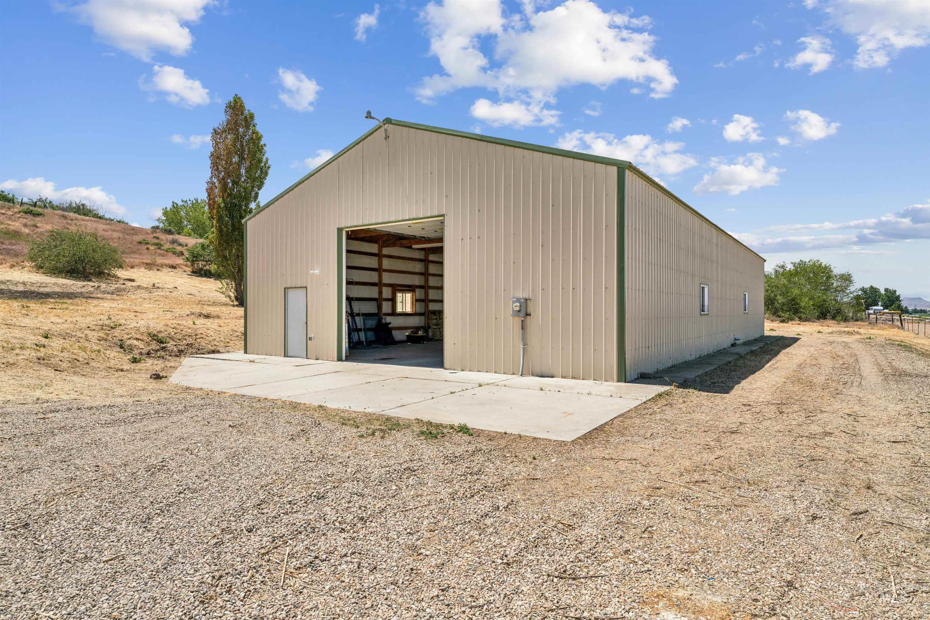 28135 Canal Road Property Photo 32
