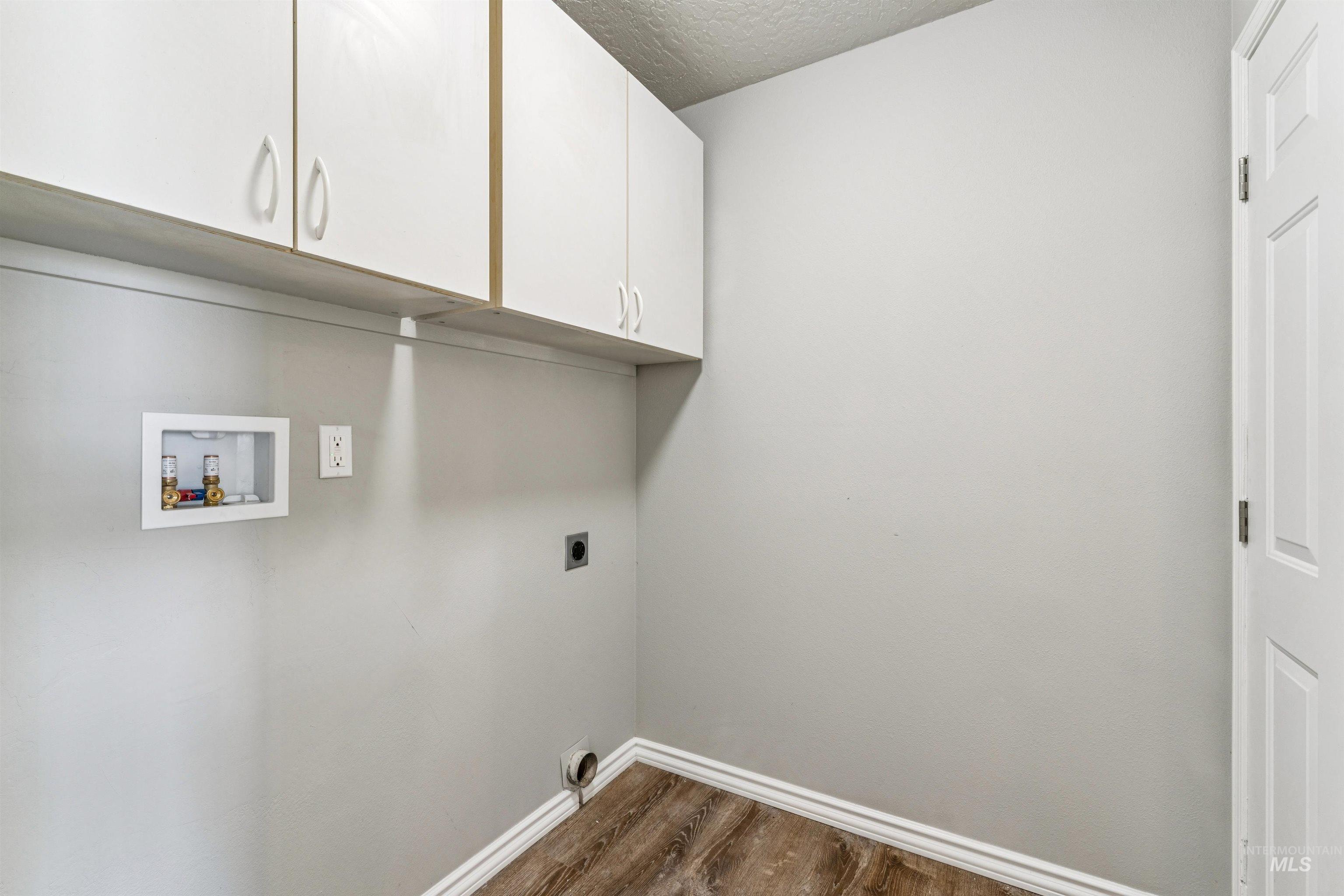 28135 Canal Road Property Photo 34