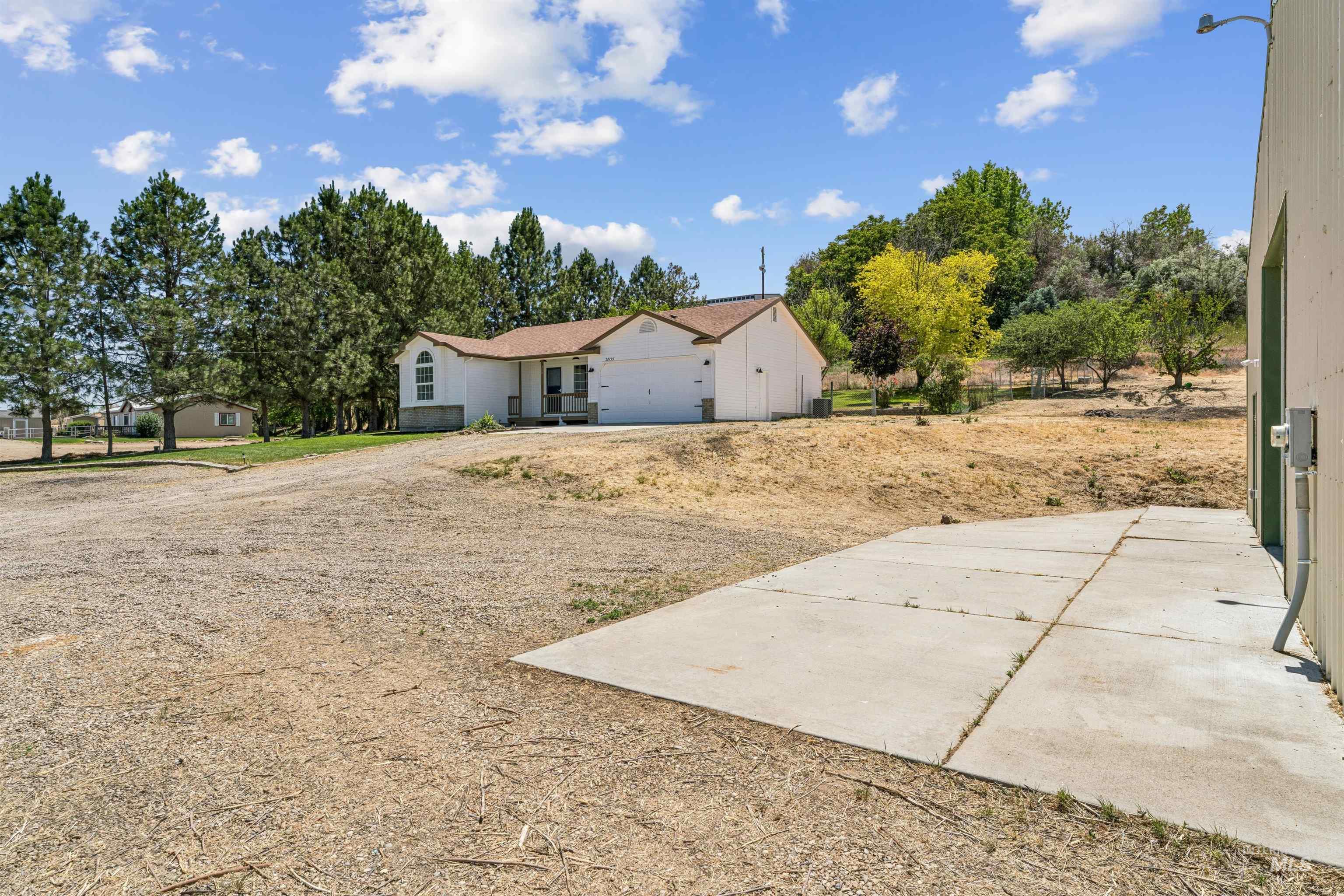 28135 Canal Road Property Photo 38