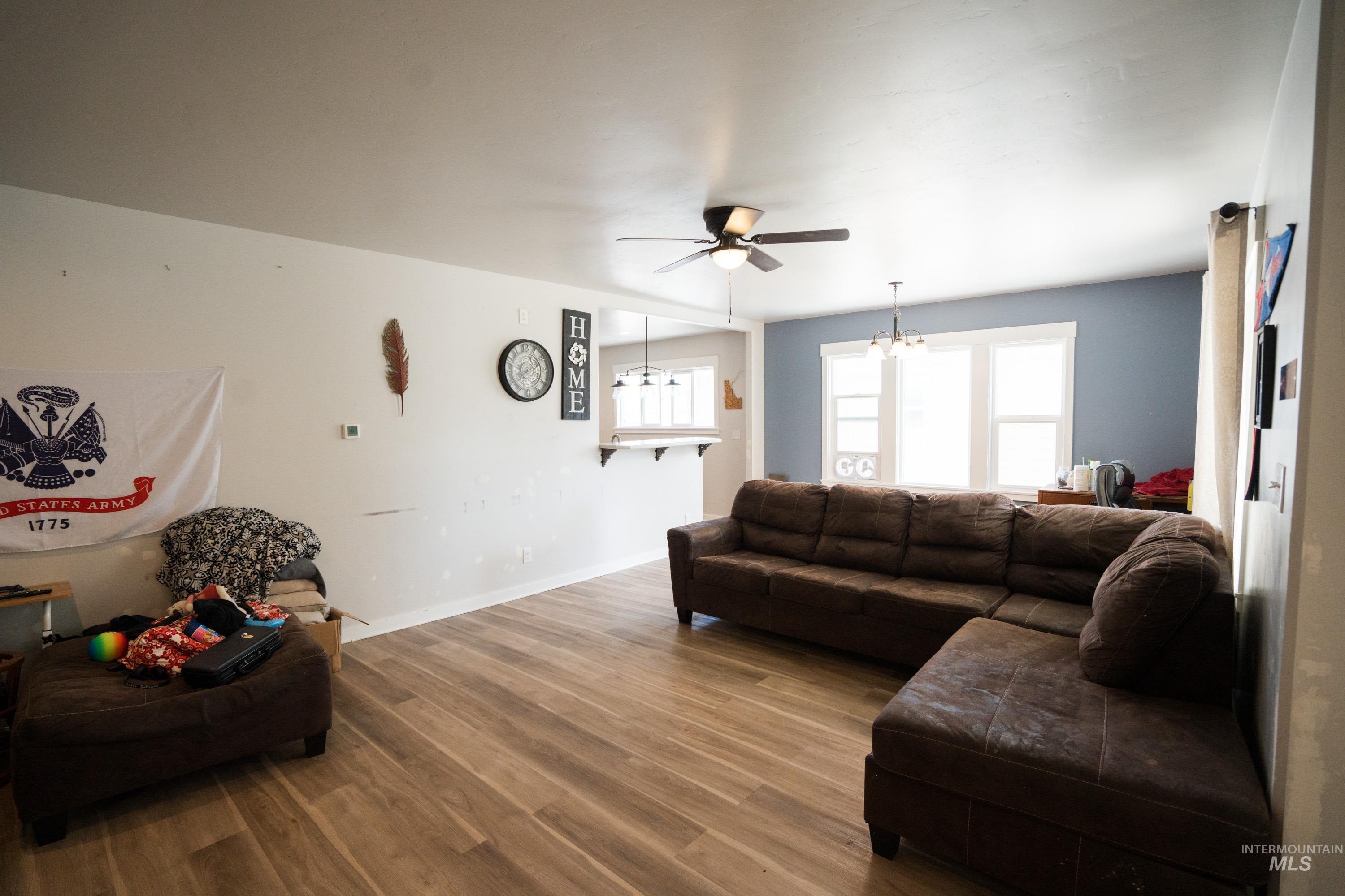 1543 Oakley Ave Property Photo 3