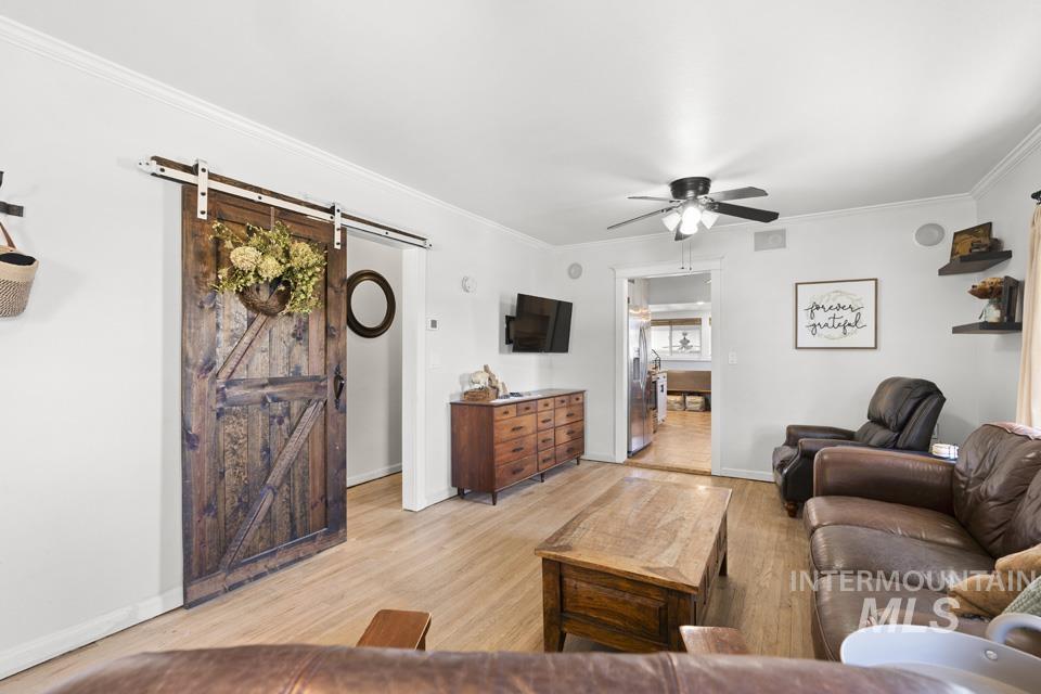 508 S Whitley Property Photo 6