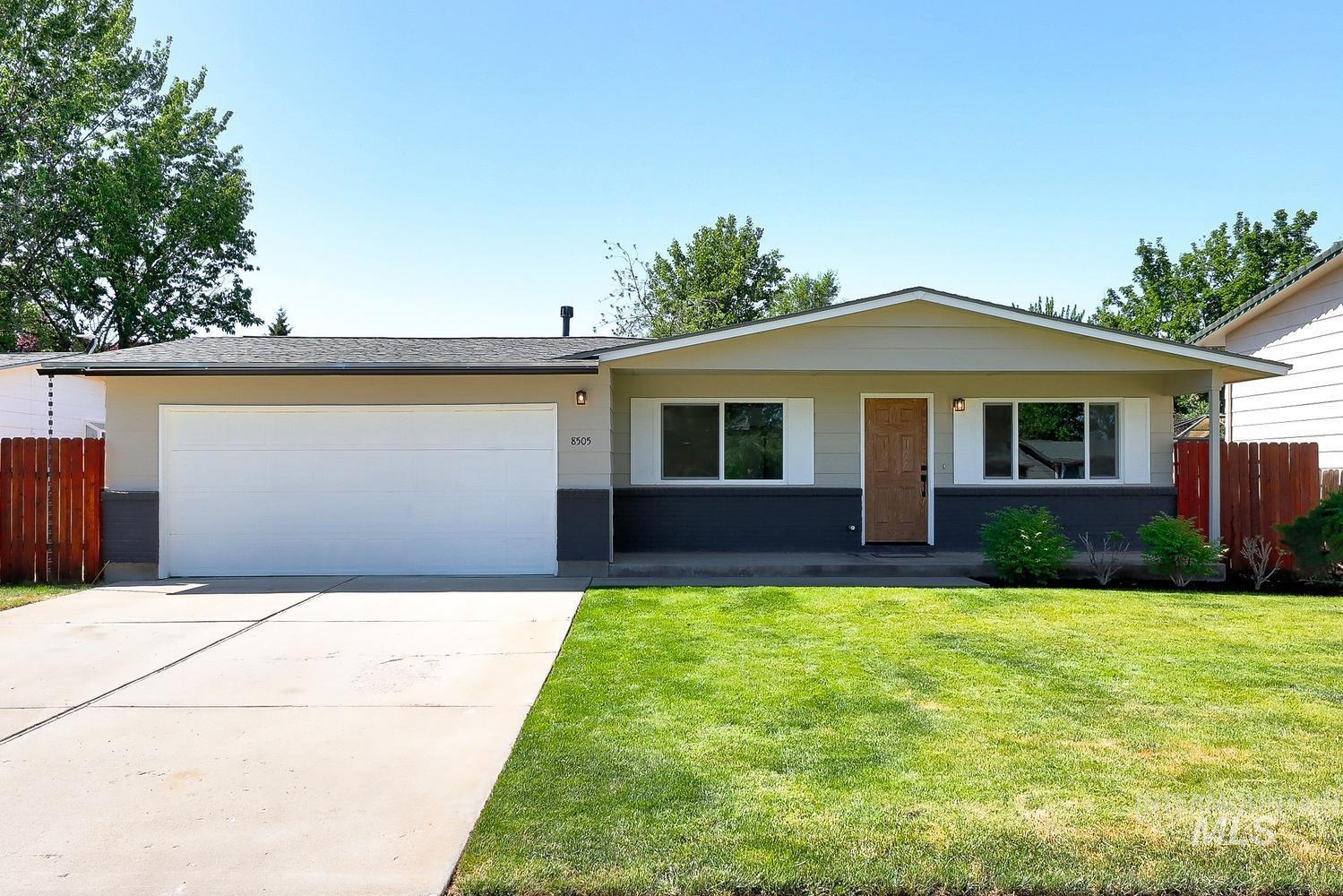 8505 W Canterbury Dr Property Photo 1