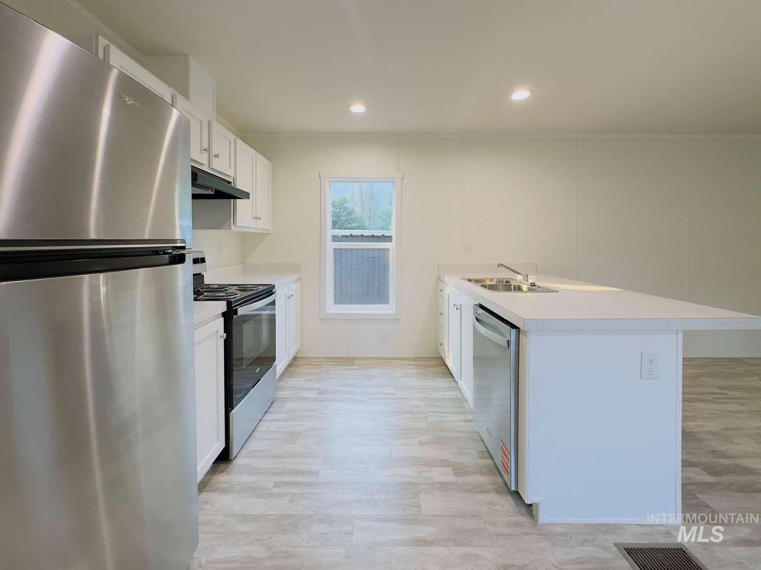 5 Kokanee Ln Property Photo 3