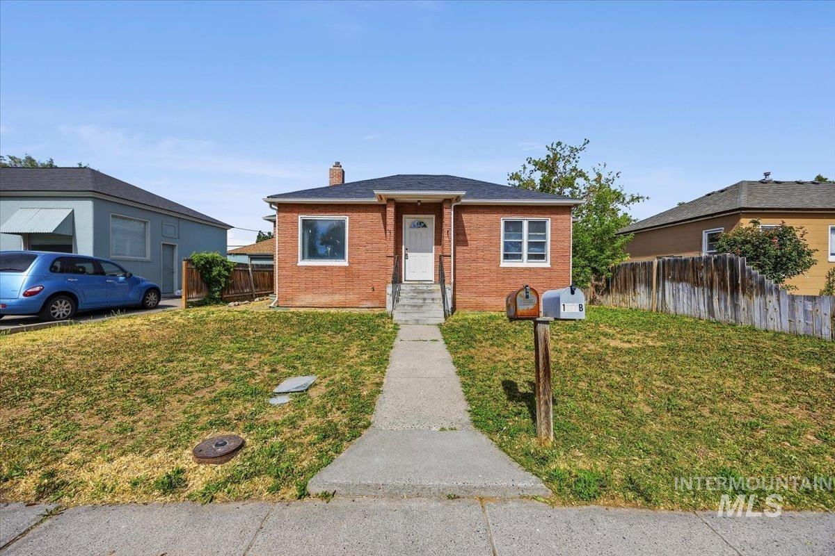 187 Monroe Street Property Photo 1