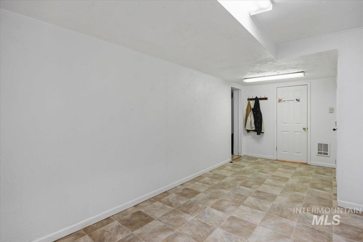 187 Monroe Street Property Photo 17