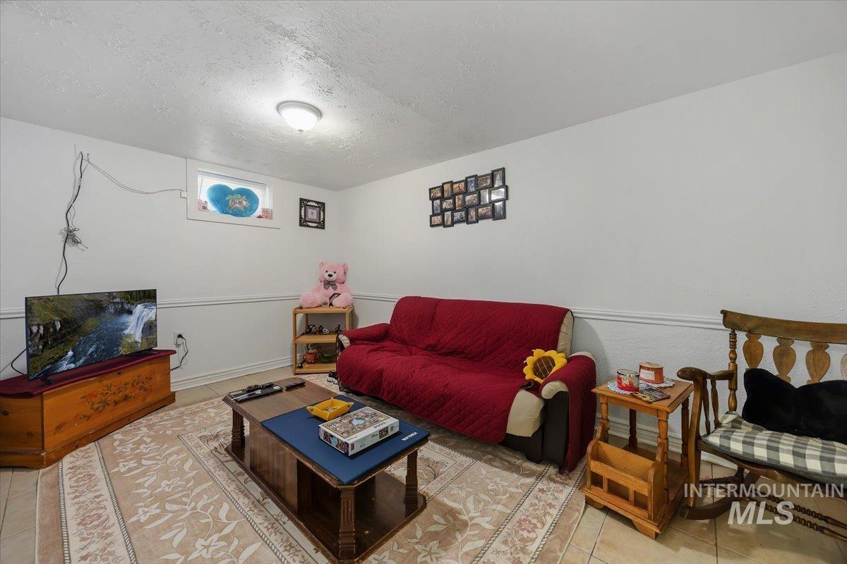 187 Monroe Street Property Photo 18