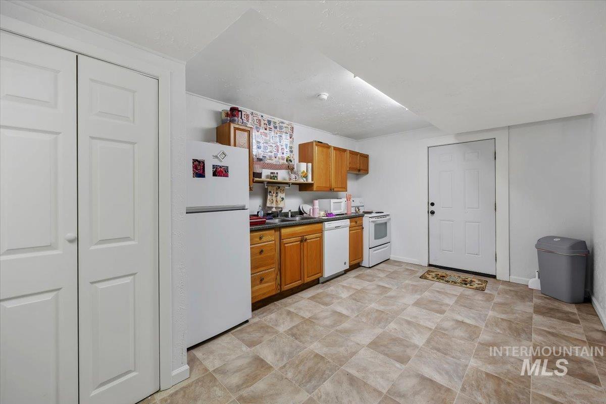 187 Monroe Street Property Photo 20