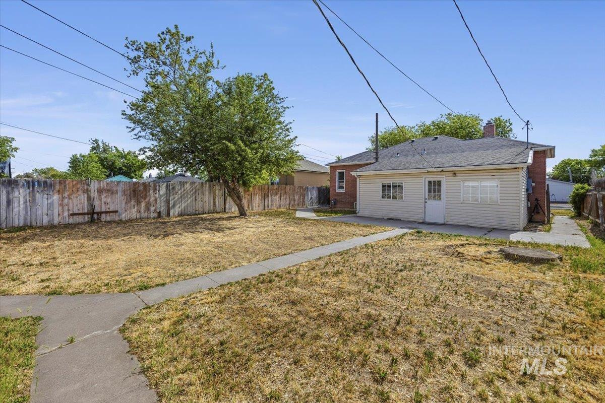 187 Monroe Street Property Photo 24