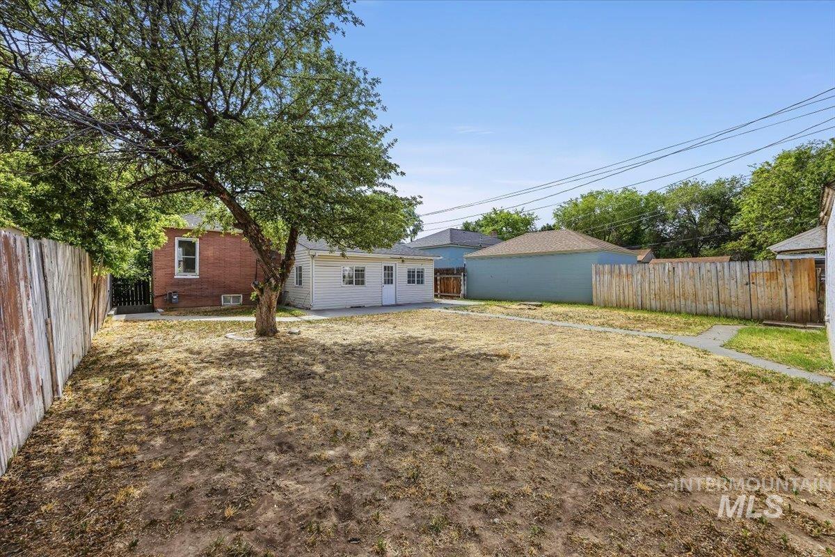 187 Monroe Street Property Photo 25