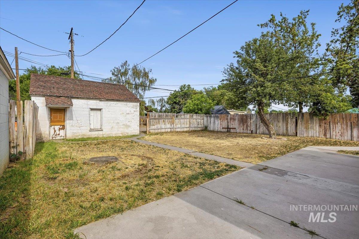 187 Monroe Street Property Photo 27